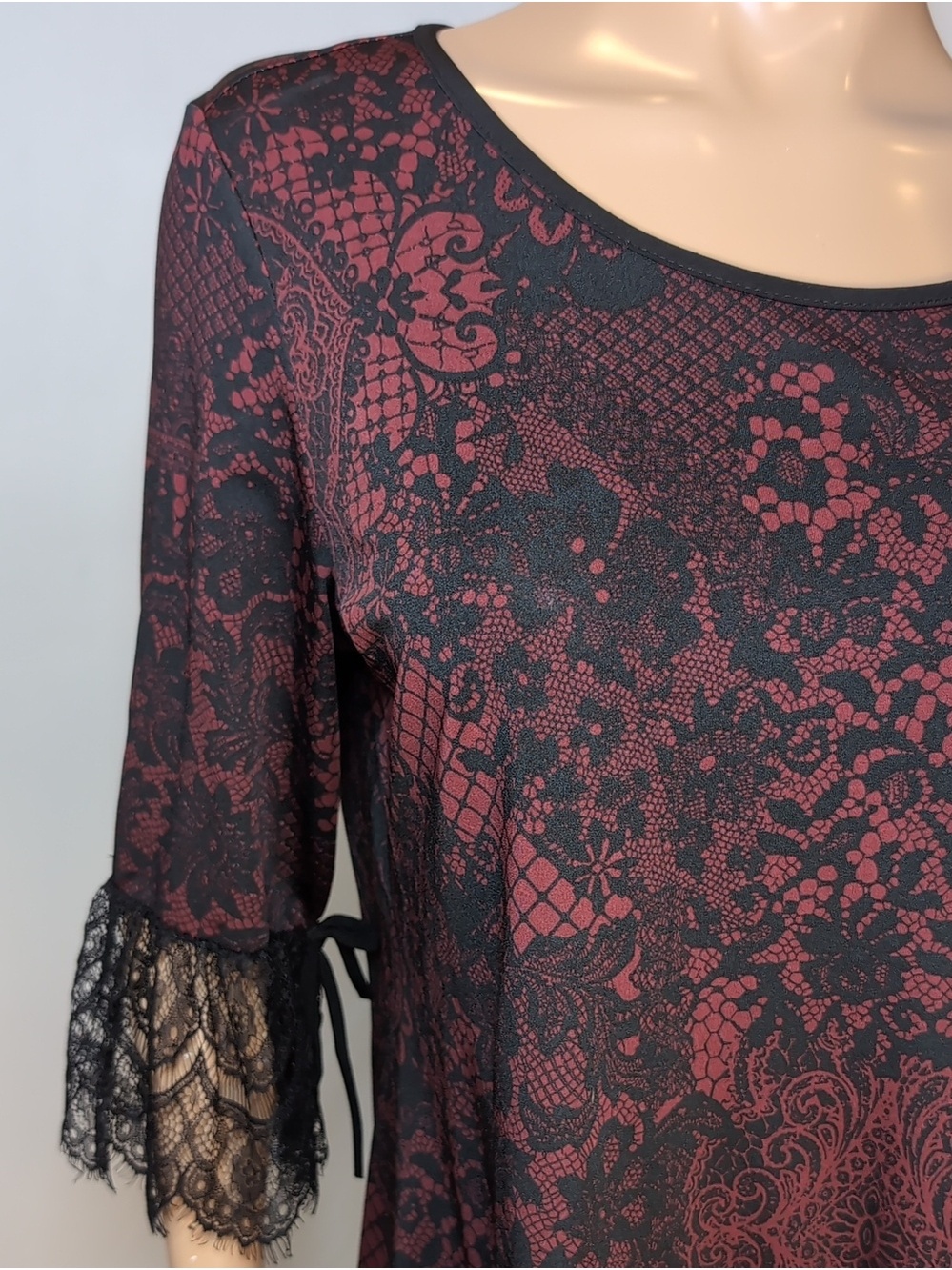 Laura Gothic Lace Blouse Womens Size XL Red Black Vamp Romantic Moody Floral - Picture 2 of 10